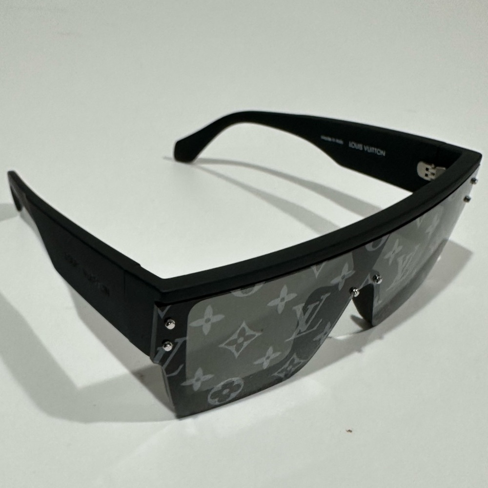 Louis Vuitton Black Monogram LV Reflective Sunglasses mens NEW